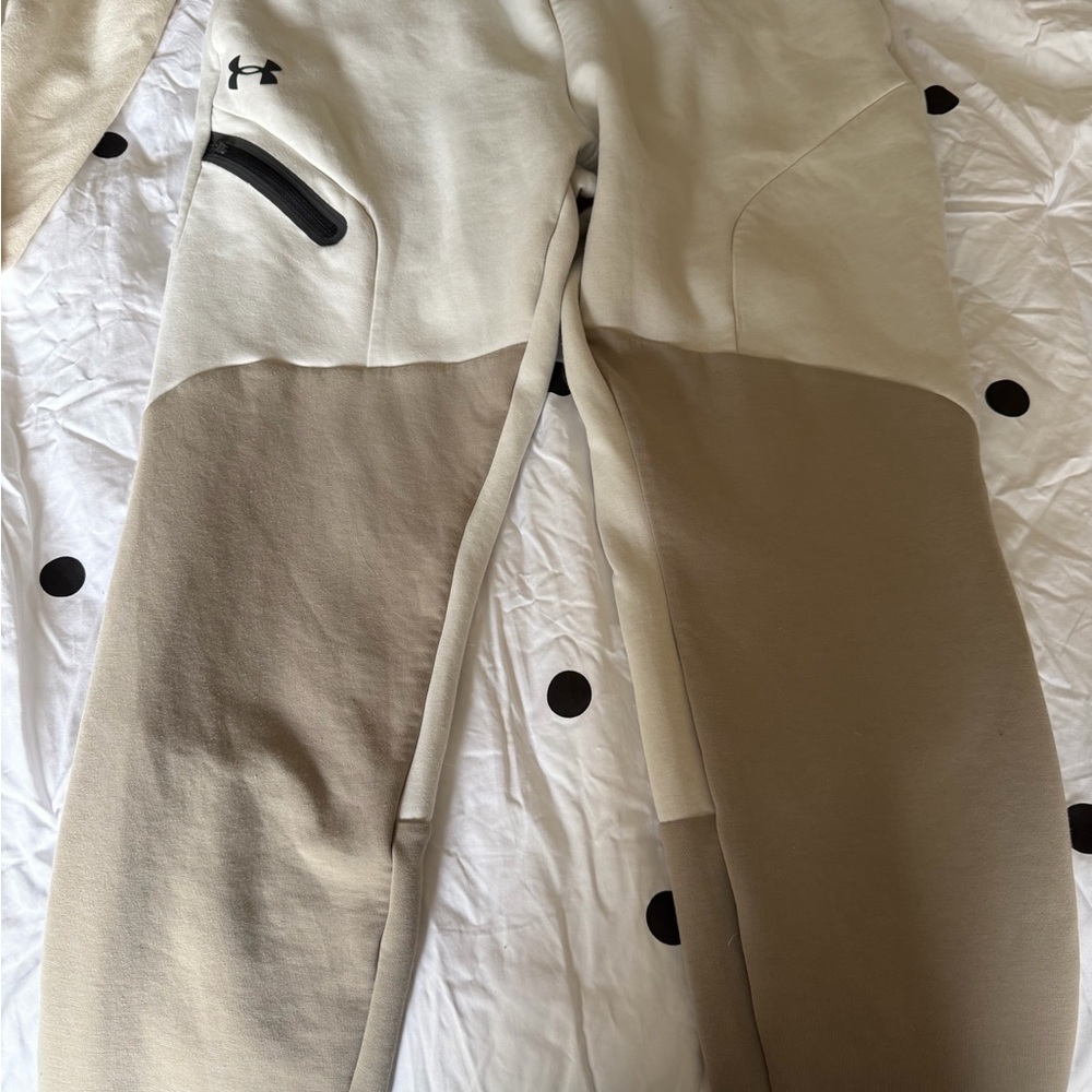 Under Armour Men’s Two-Tone Joggers size small